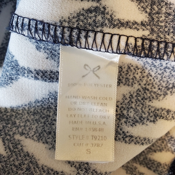 Everly Navy & White Chevron Top - Picture 4 of 4